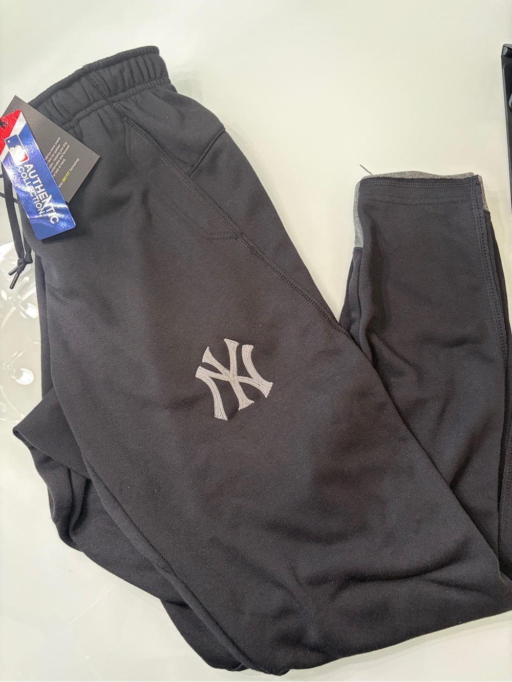 Nike Black New York Yankees Logo Jogger pants M - Picture 4 of 9